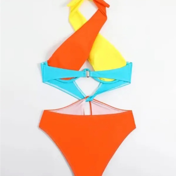 Tri color halter top one piece bathing suit - Picture 3 of 6